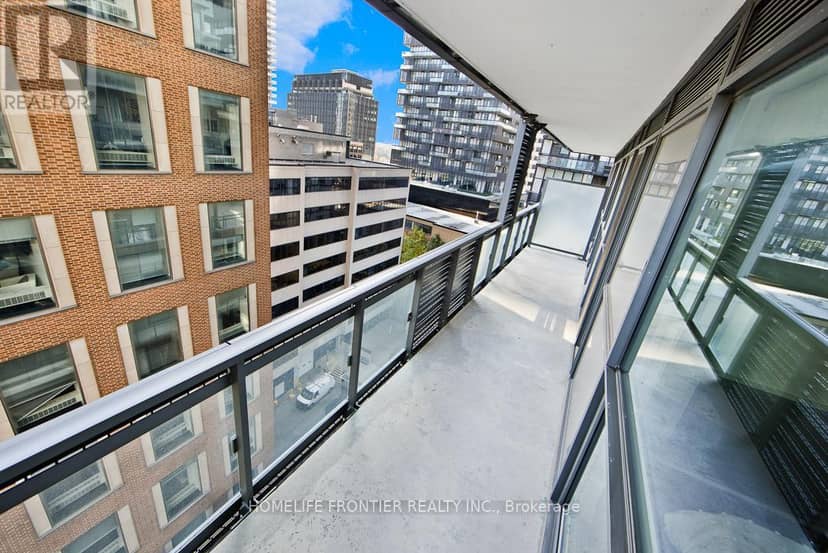 704 - 39 Roehampton Avenue — photo 7 of 23