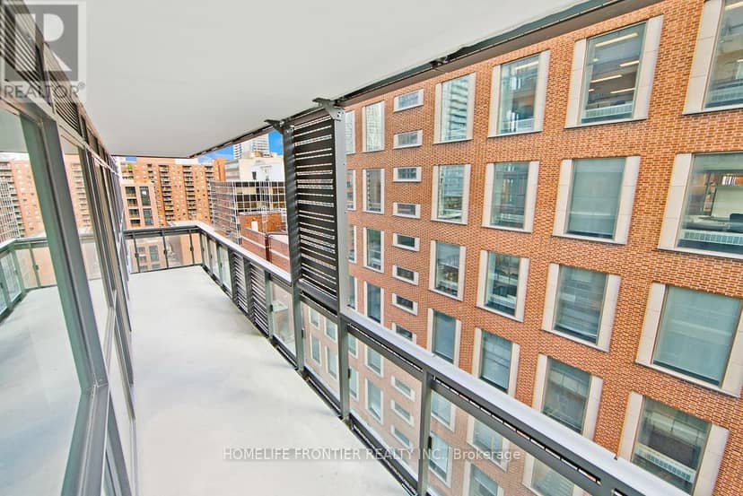 704 - 39 Roehampton Avenue — photo 8 of 23