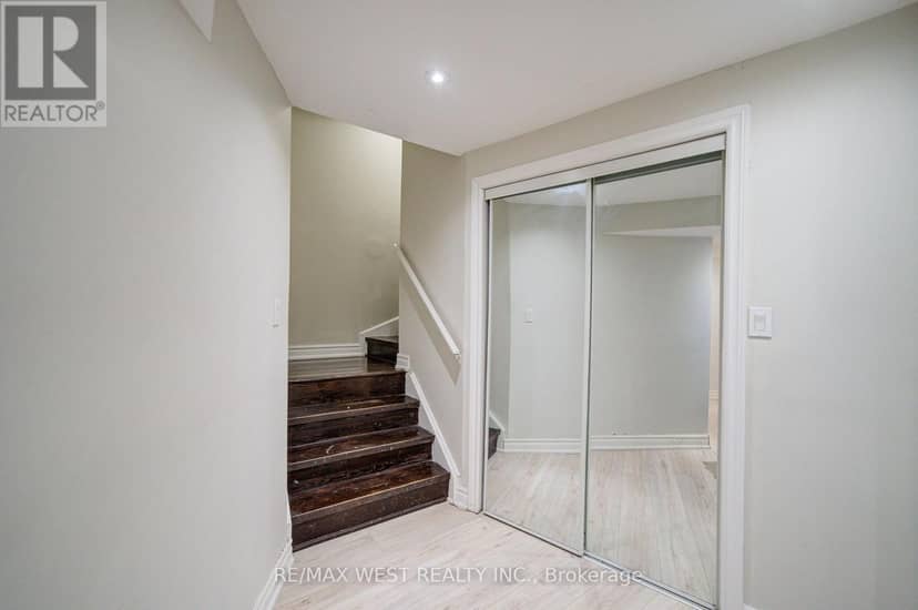 143 Allworth Crescent — photo 26 of 29