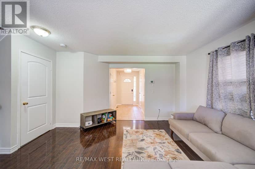 143 Allworth Crescent — photo 9 of 29