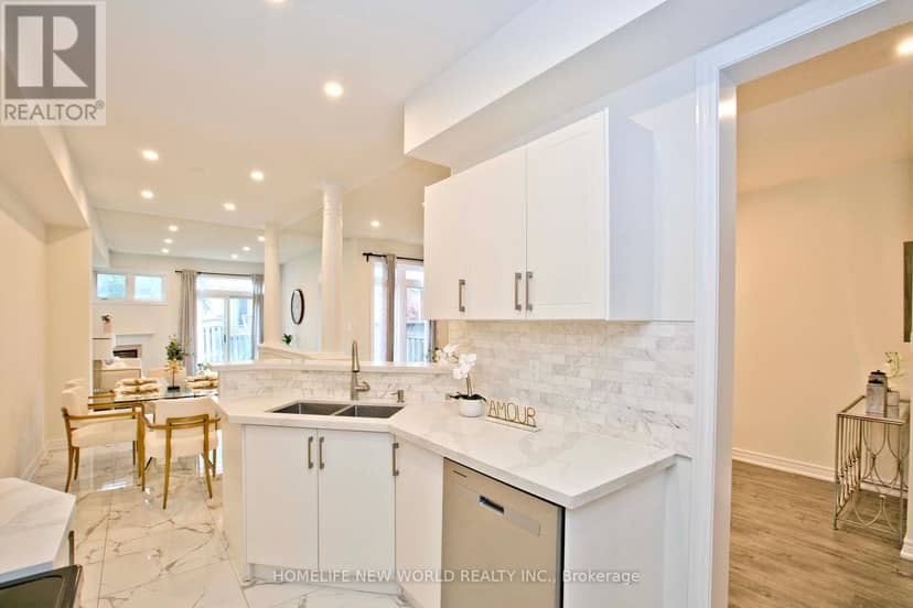 16 Venture Avenue, Richmond Hill