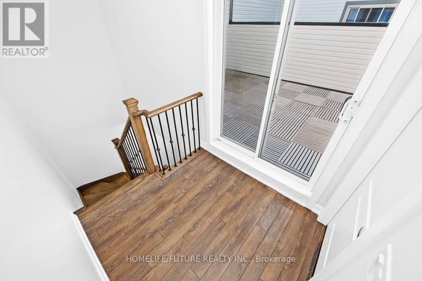 2521 - 30 Westmeath Lane — photo 29 of 32