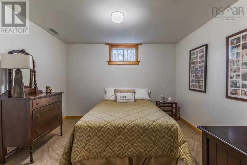 53 MEADOWLAND Avenue — photo 37 of 40