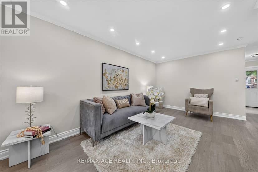 101 Greenfield Crescent — photo 12 of 35