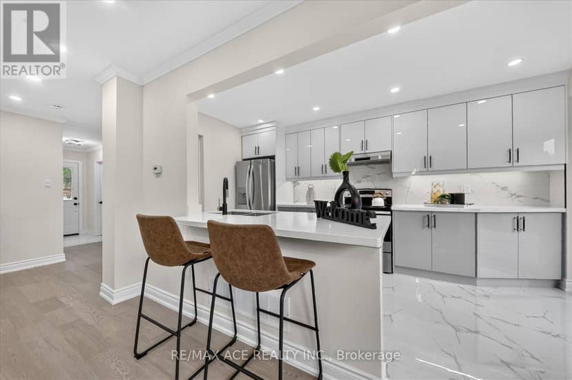 101 Greenfield Crescent — photo 14 of 35