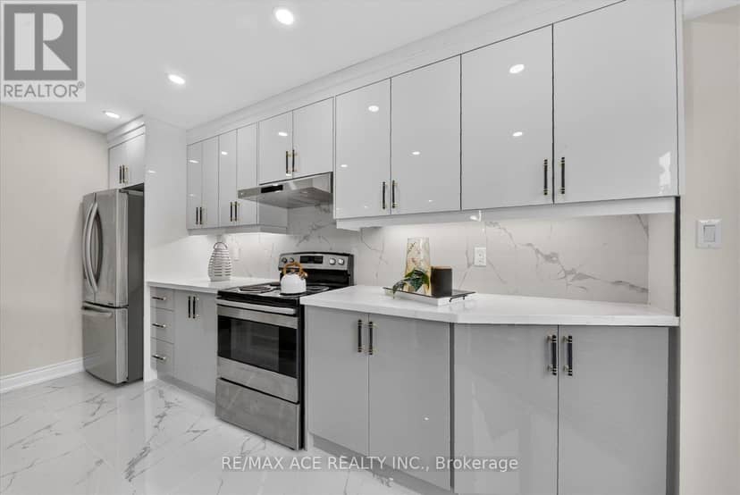101 Greenfield Crescent — photo 15 of 35