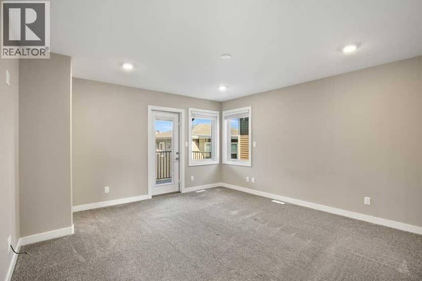 26 Tagish Avenue — photo 19 of 40