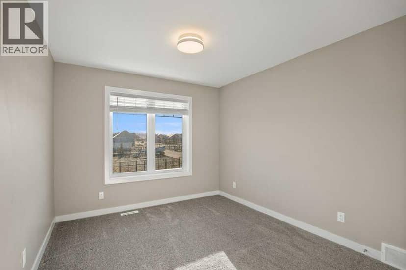 26 Tagish Avenue — photo 15 of 40