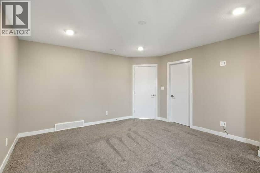 26 Tagish Avenue — photo 20 of 40