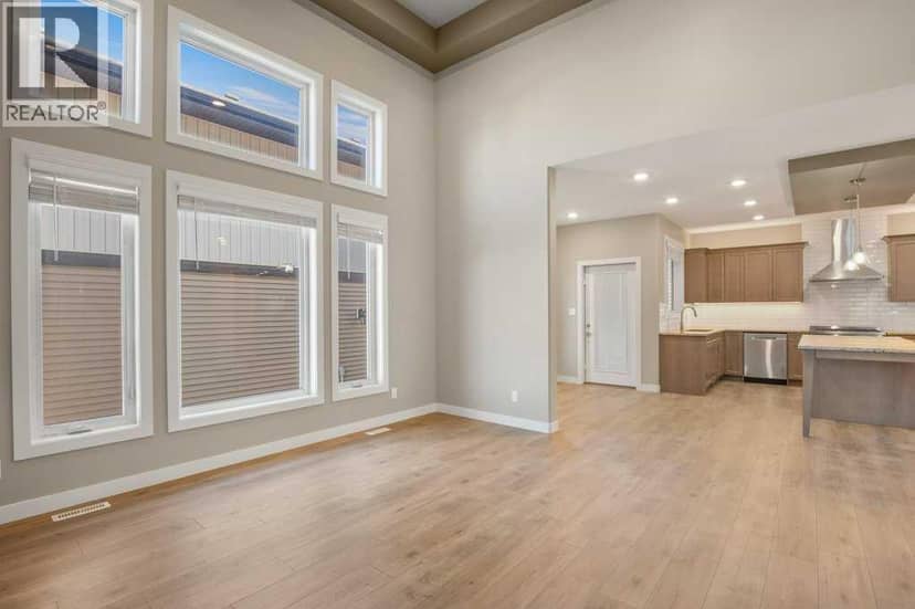 26 Tagish Avenue — photo 11 of 40