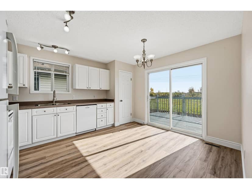 11615 8 AV NW — photo 9 of 40