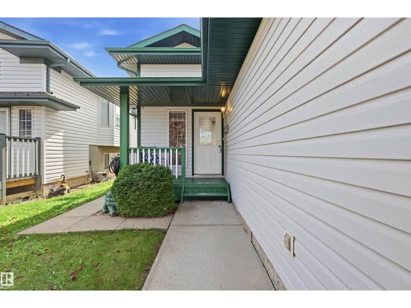 11615 8 AV NW, Edmonton, photo 2