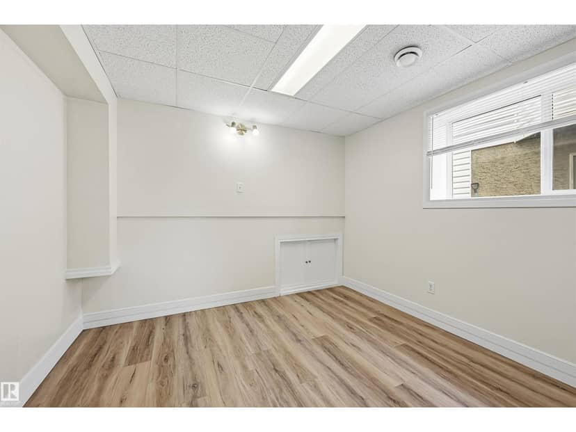 11615 8 AV NW — photo 32 of 40