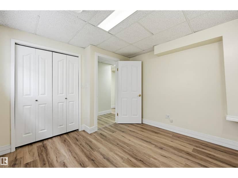11615 8 AV NW — photo 31 of 40
