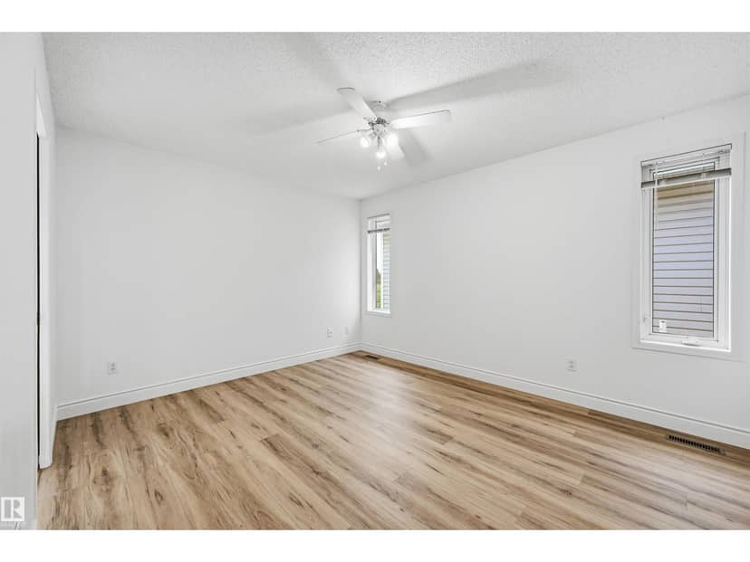 11615 8 AV NW — photo 18 of 40
