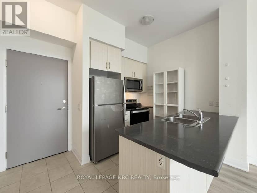 632 - 16 Concord Place — photo 14 of 30