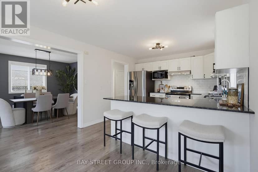 213 Hawthorne Road — photo 11 of 40