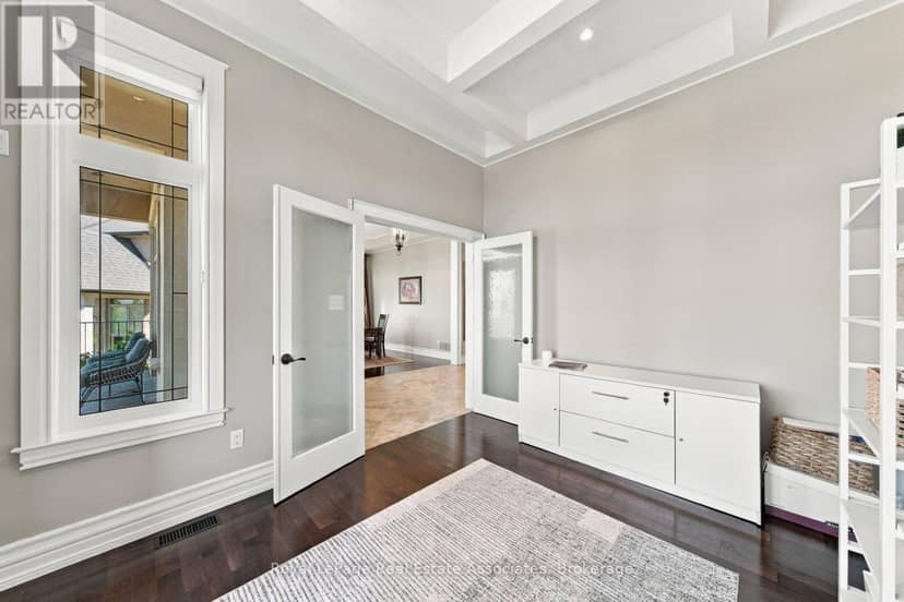 82 Margaret Avenue — photo 10 of 40