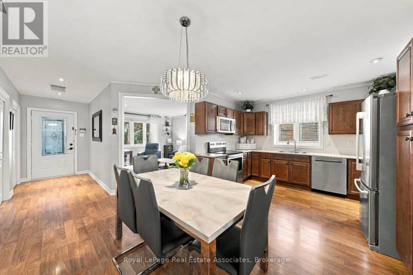 82 Margaret Avenue — photo 36 of 40
