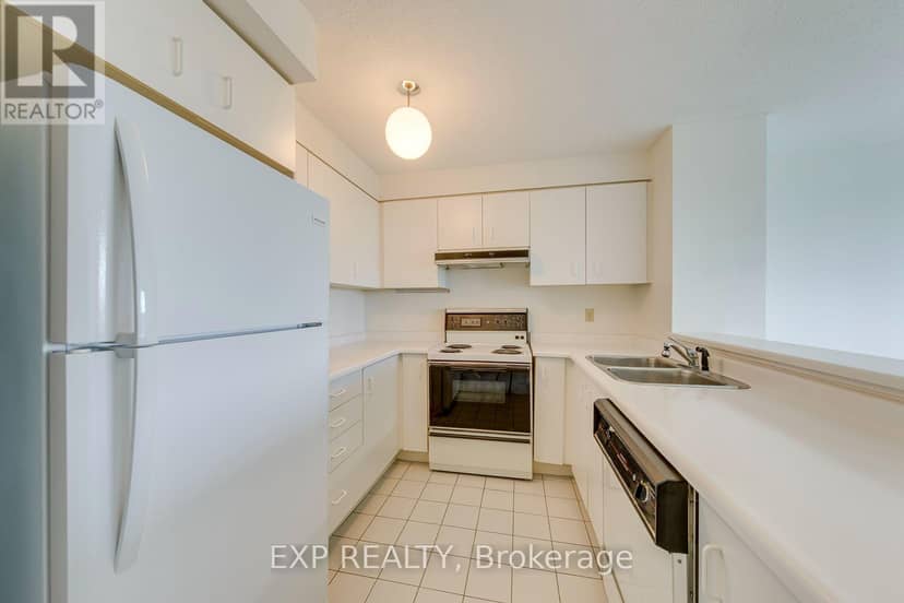 1607 - 2155 Burnhamthorpe Road — photo 16 of 40