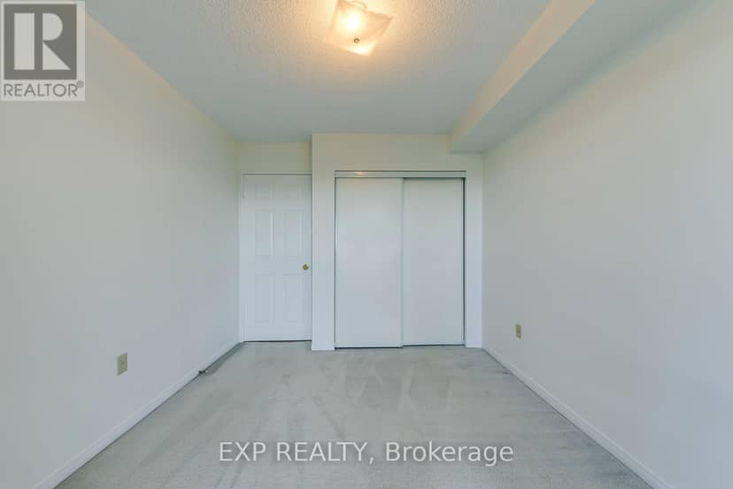 1607 - 2155 Burnhamthorpe Road — photo 33 of 40