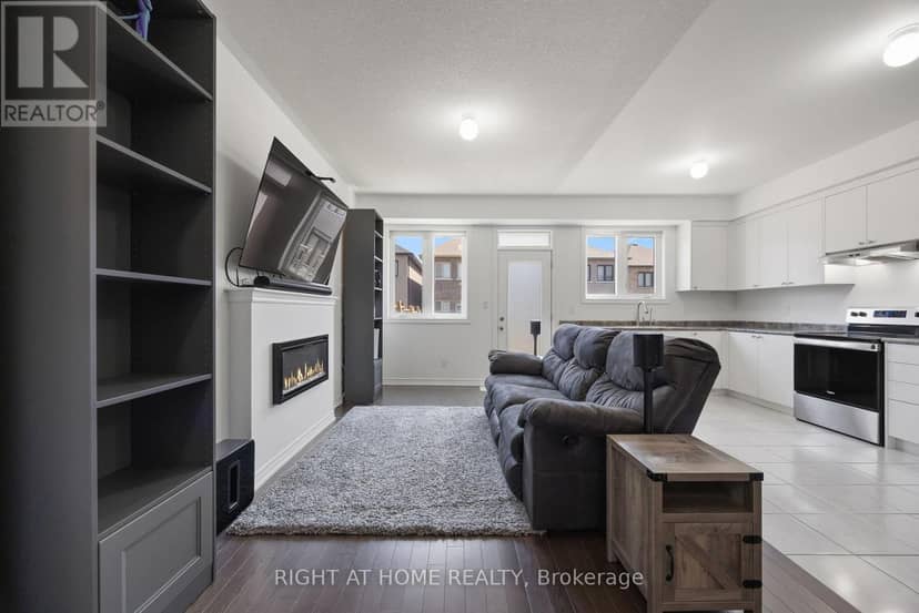 51 Peter Hogg Court, Whitby, photo 4