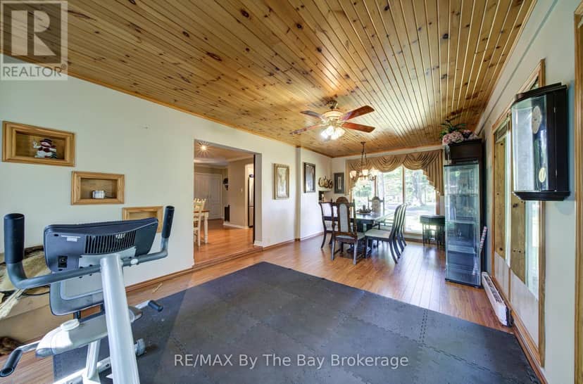 1693 River Road W — photo 19 of 40