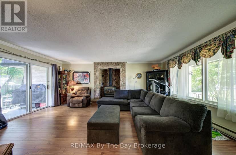 1693 River Road W — photo 20 of 40