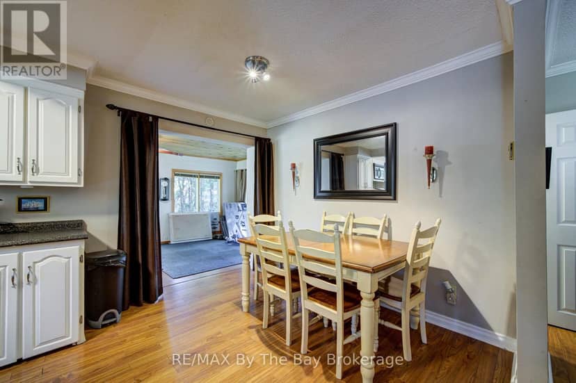 1693 River Road W — photo 7 of 40