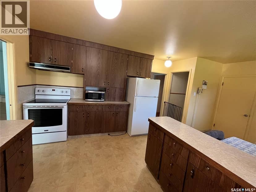 1123 Asquith DRIVE — photo 3 of 40