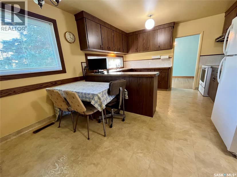 1123 Asquith DRIVE — photo 4 of 40