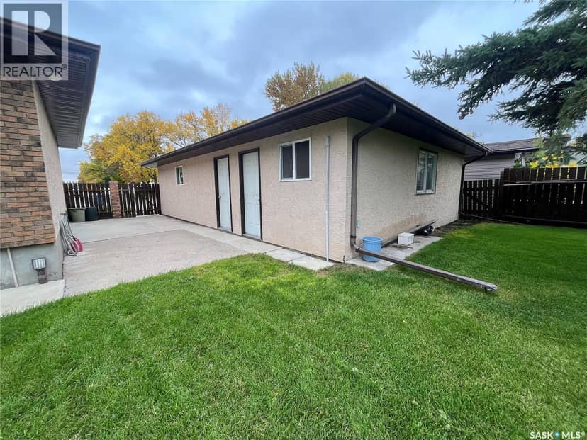 1123 Asquith DRIVE — photo 36 of 40