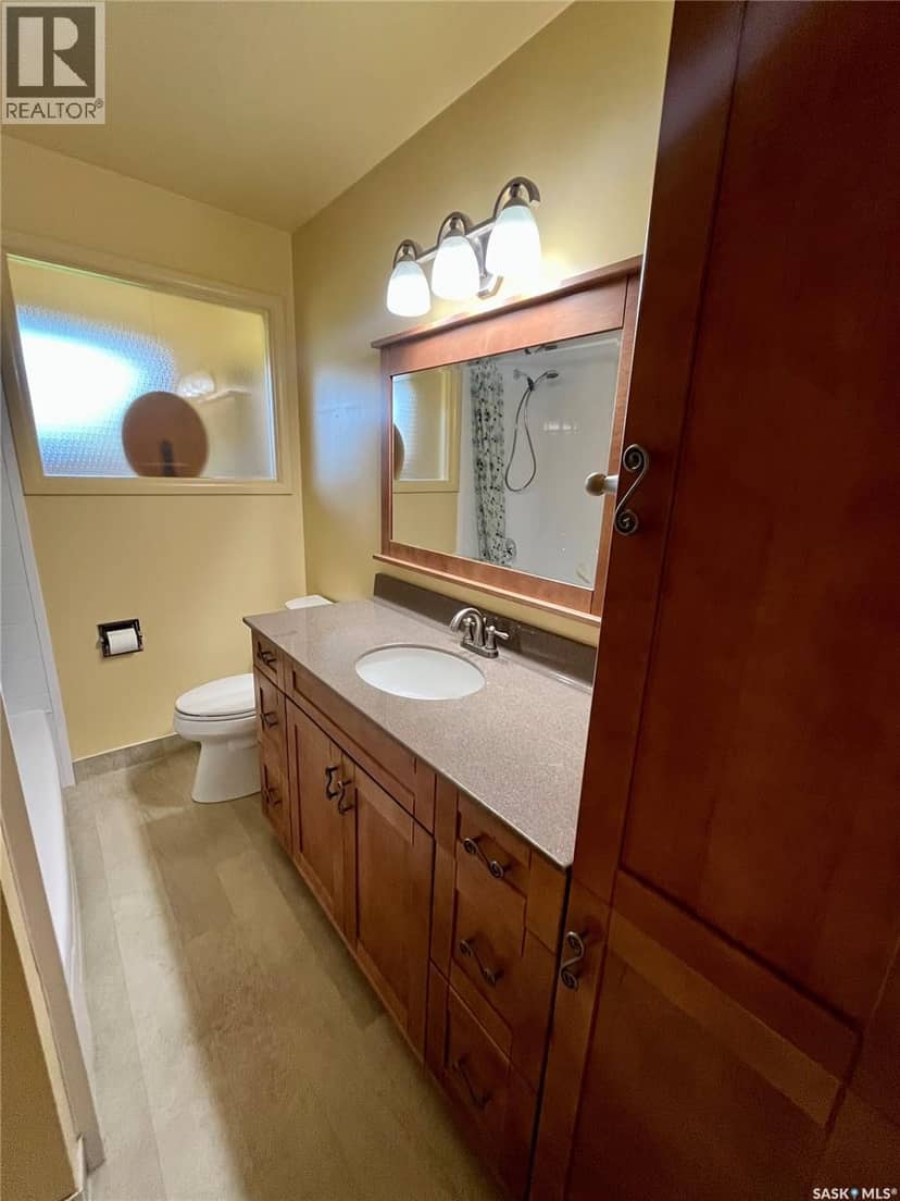 1123 Asquith DRIVE — photo 10 of 40