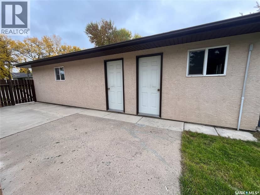 1123 Asquith DRIVE — photo 37 of 40