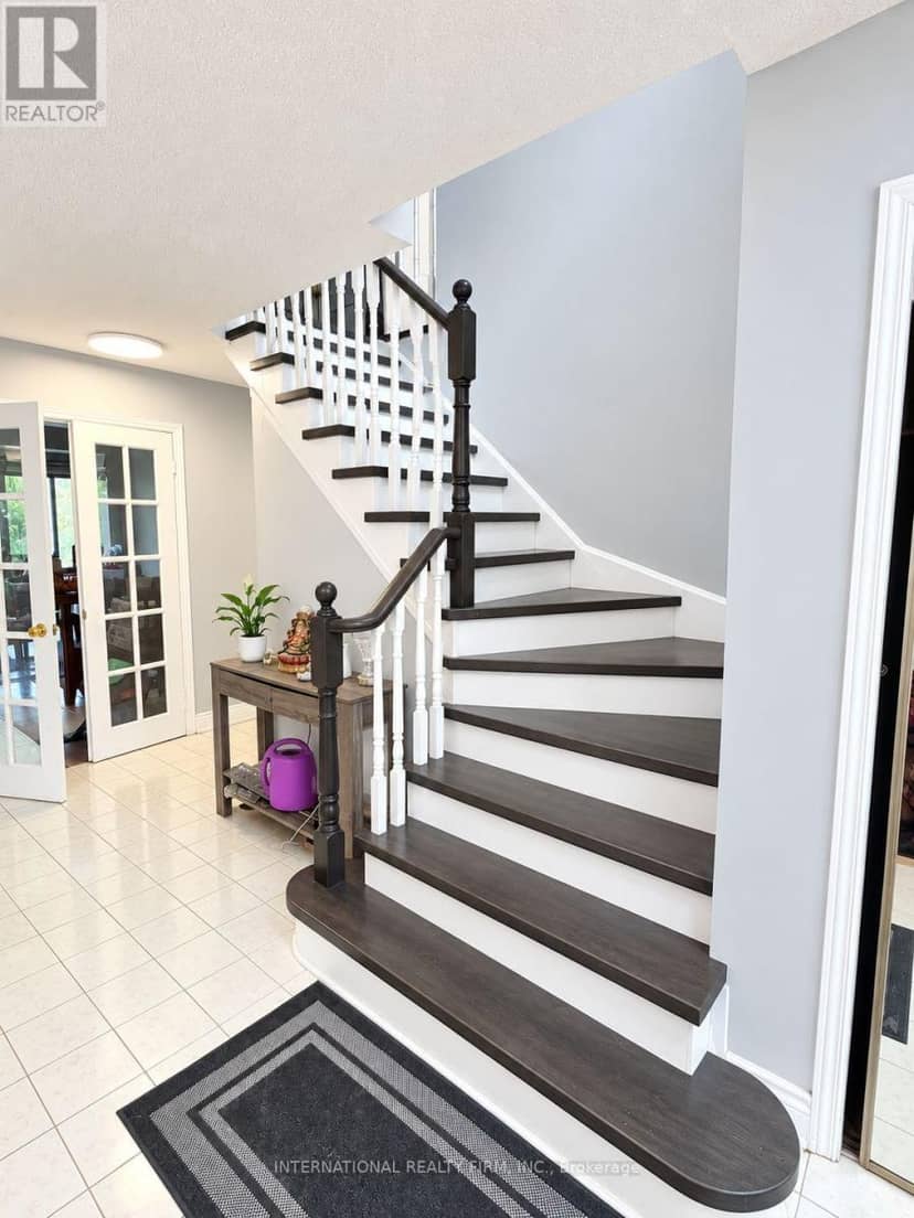 2095 Lynn Heights Drive — photo 10 of 17