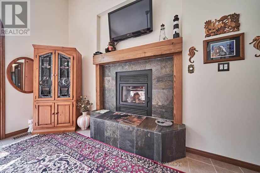 2733 Taunton Road — photo 35 of 40