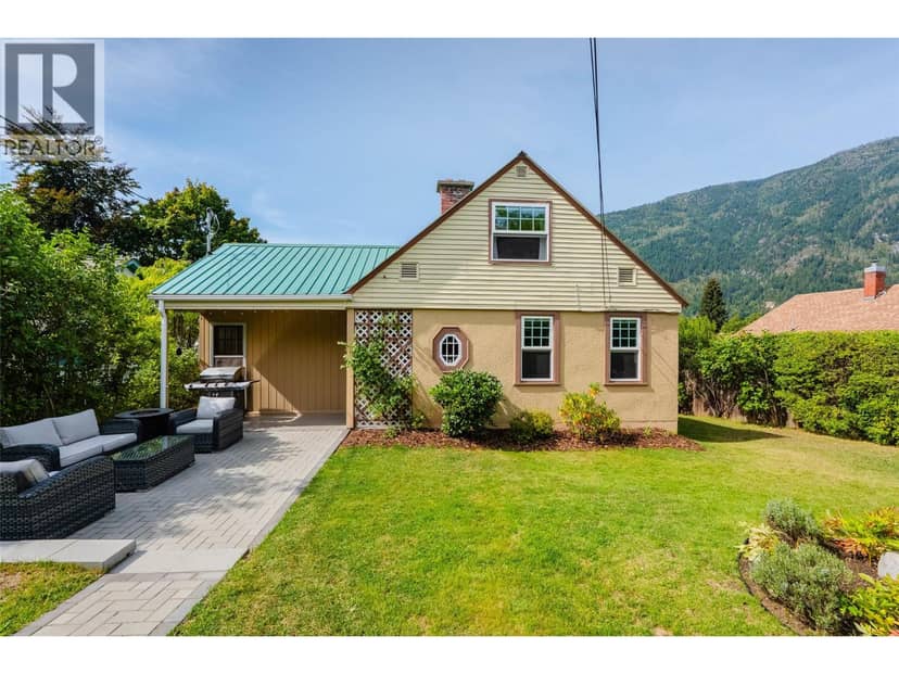 709 Fourth Street, Nelson