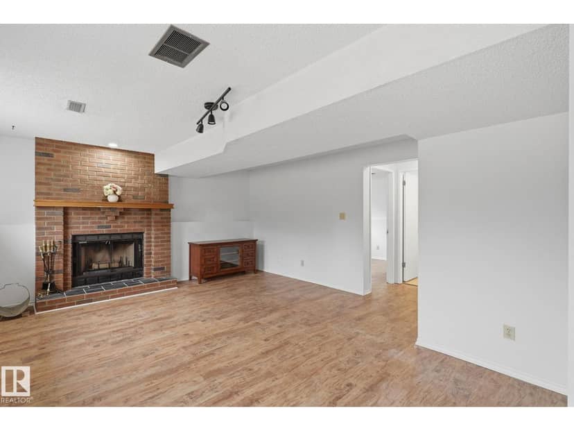 12631 161 AV NW — photo 17 of 38