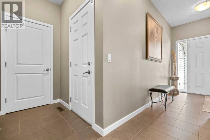 534 River Heights Crescent, Cochrane, photo 5