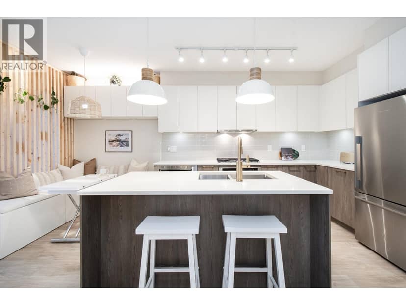 111 615 E 3RD STREET, North Vancouver