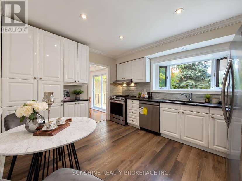 48 Bellbury Crescent — photo 10 of 40