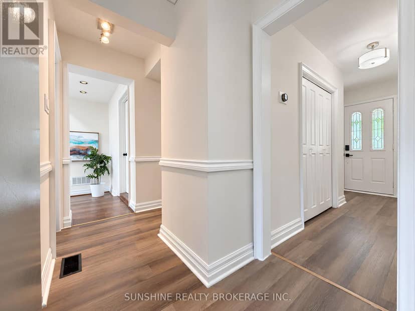 48 Bellbury Crescent — photo 13 of 40