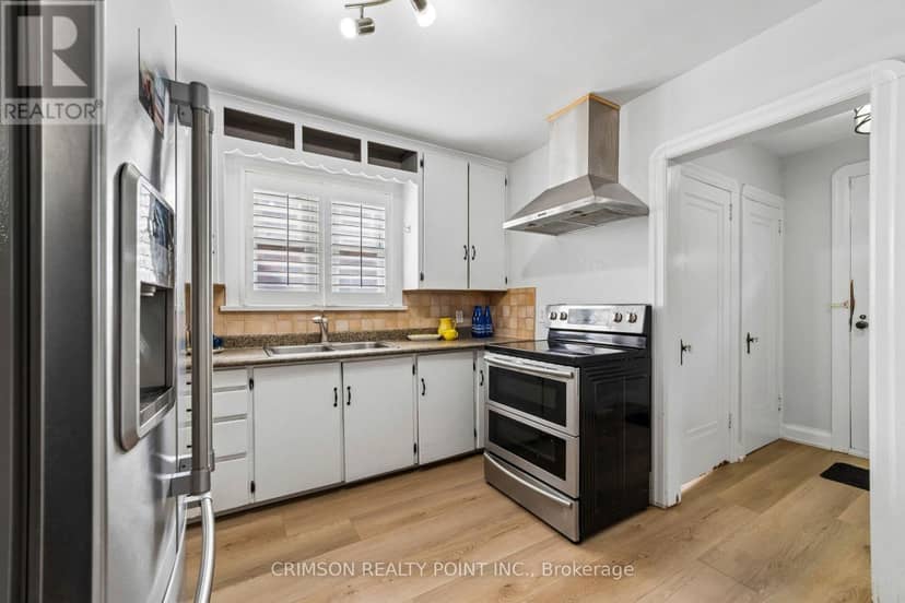 503 Athol Street E — photo 13 of 40