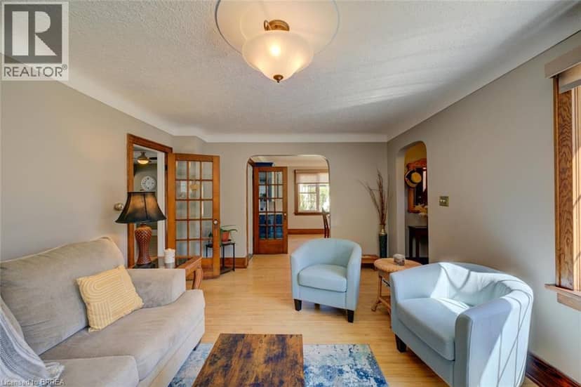 15 LYNDSAY Street, Brantford, photo 7
