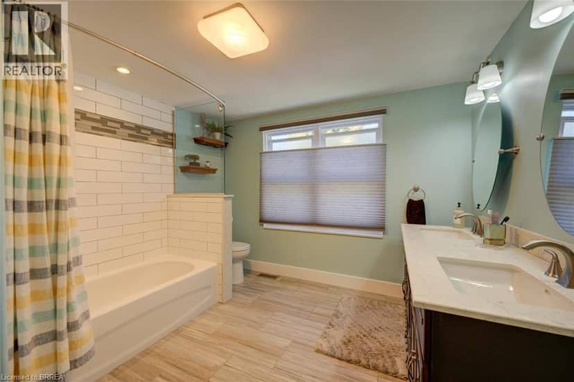 15 LYNDSAY Street — photo 25 of 40