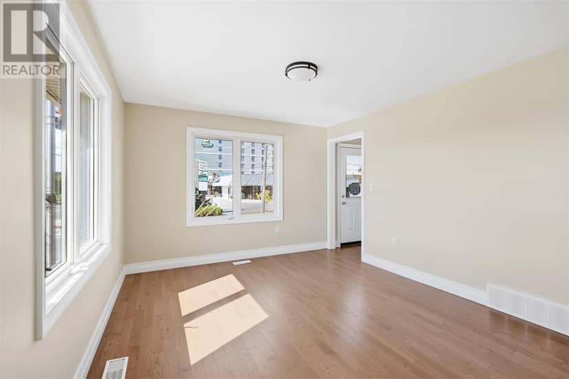 56 Dennis ST — photo 3 of 31