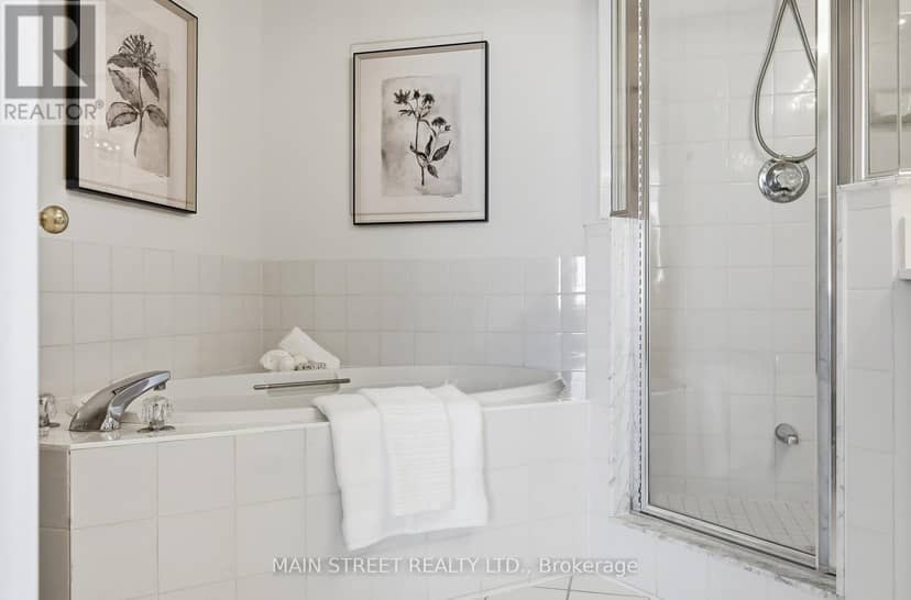 1705 - 110 Promenade Circle — photo 18 of 27