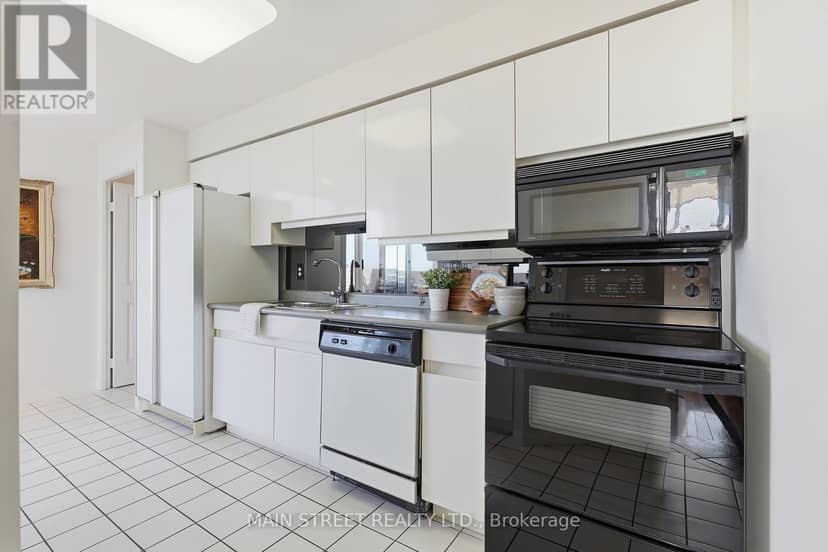 1705 - 110 Promenade Circle — photo 12 of 27