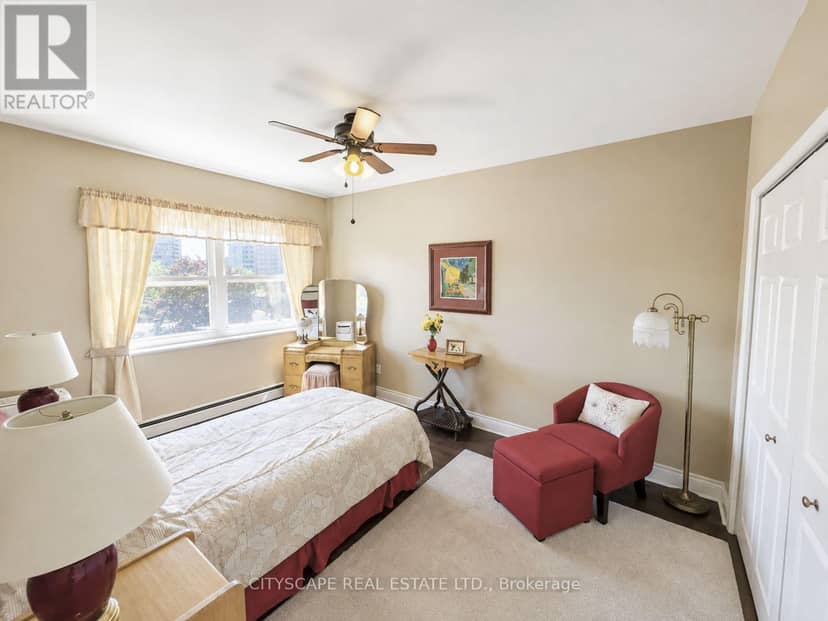 25 - 824 Brant Street — photo 13 of 27