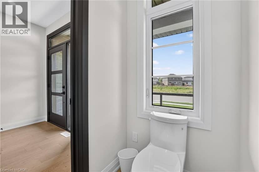 8905 ANGIE Drive, Niagara Falls, photo 8